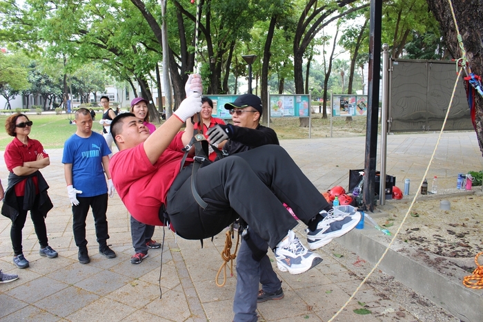 【新　　聞】讓生命不同凡想　帶領身障成人飛上枝頭看鳥兒圖片