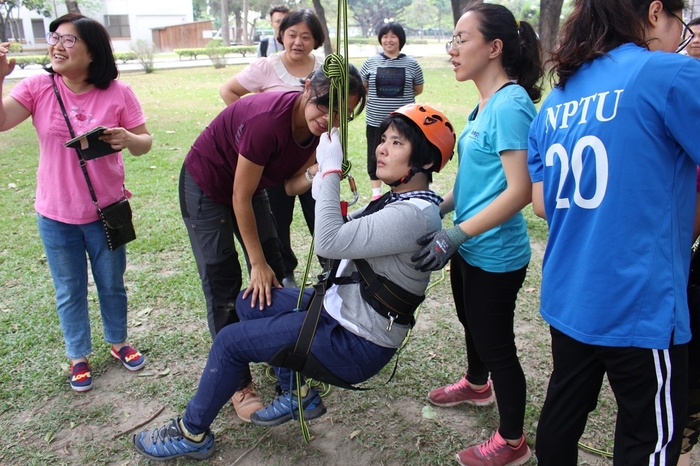 【新　　聞】讓生命不同凡想　帶領身障成人飛上枝頭看鳥兒圖片