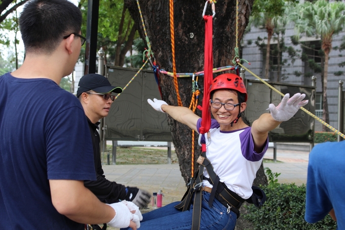 【新　　聞】讓生命不同凡想　帶領身障成人飛上枝頭看鳥兒圖片