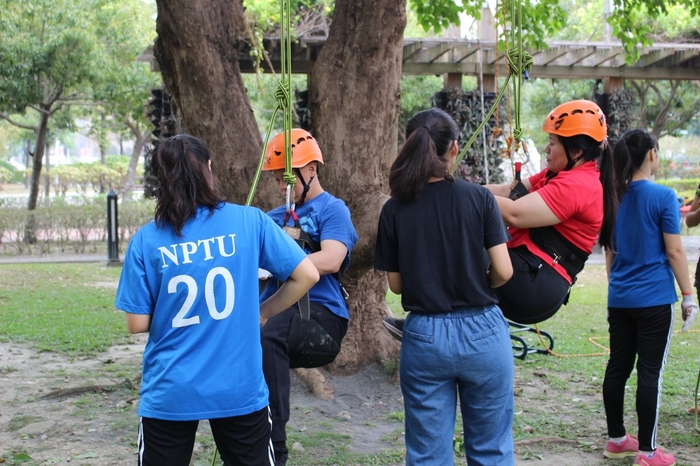 【新　　聞】讓生命不同凡想　帶領身障成人飛上枝頭看鳥兒圖片