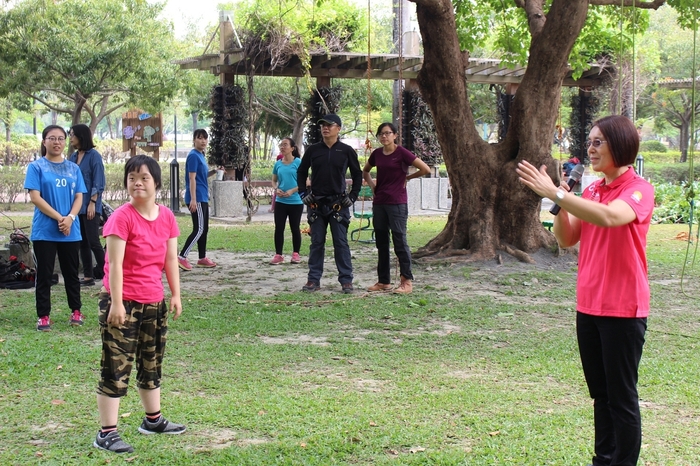 【新　　聞】讓生命不同凡想　帶領身障成人飛上枝頭看鳥兒圖片