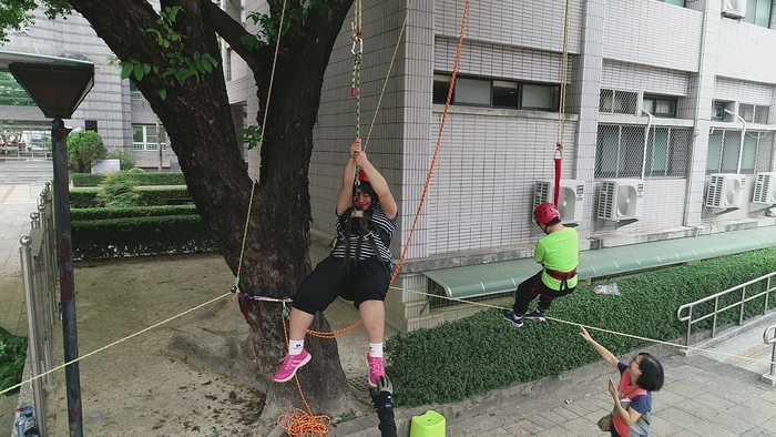 【新　　聞】讓生命不同凡想　帶領身障成人飛上枝頭看鳥兒圖片